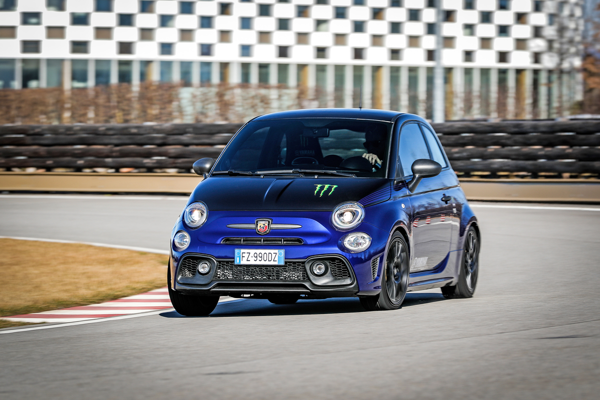 Abarth 595 ScorpioneOro E Monster Energy Yamaha, Due Serie Speciali In ...