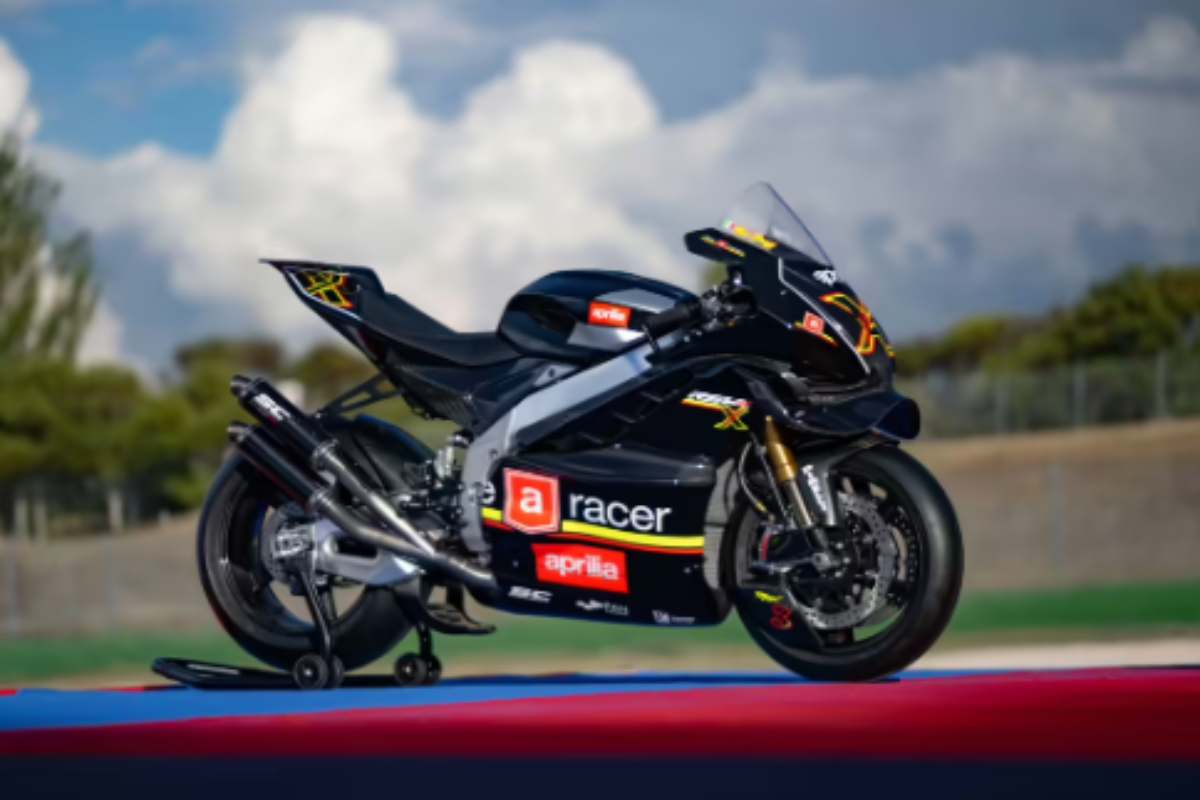 Aprilia RSV4 X ex3ma prezzo e caratteristico dell'ultimo gioiello di Noale