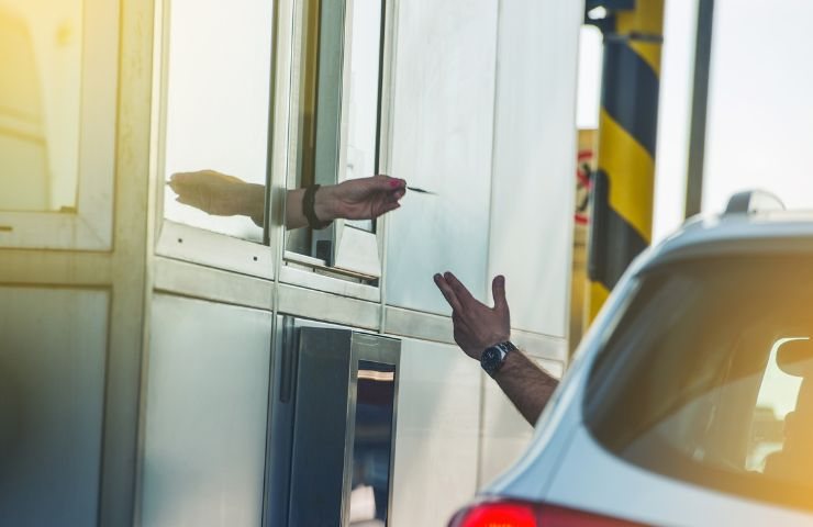 Pagamento al casello dell'autostrada