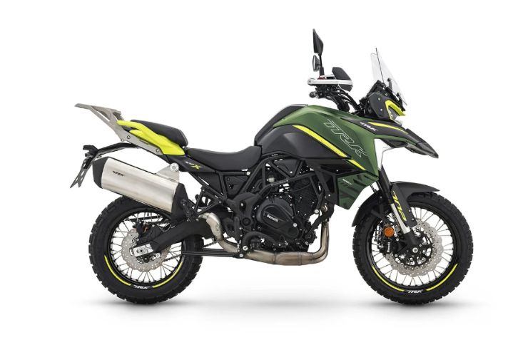 Benelli TRK di colore verde e giallo