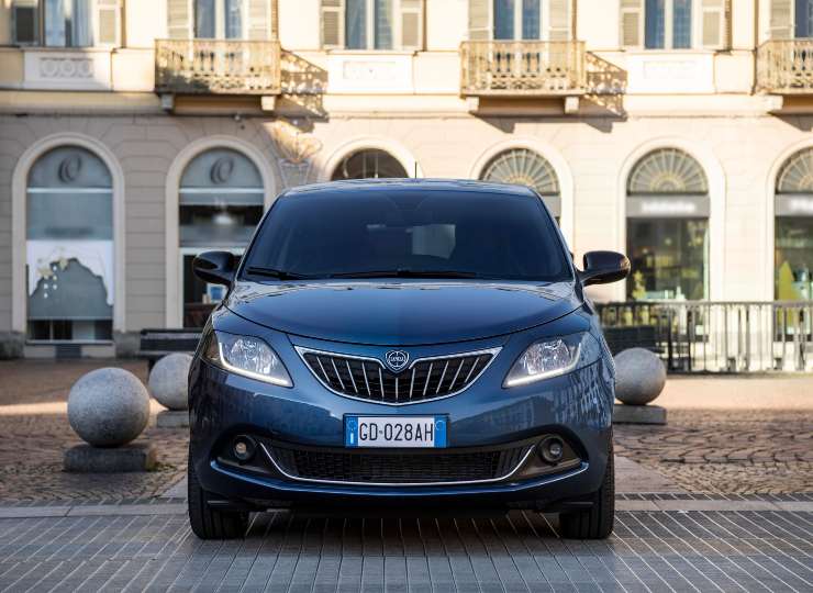 Lancia Ypsilon resta nella versione classica