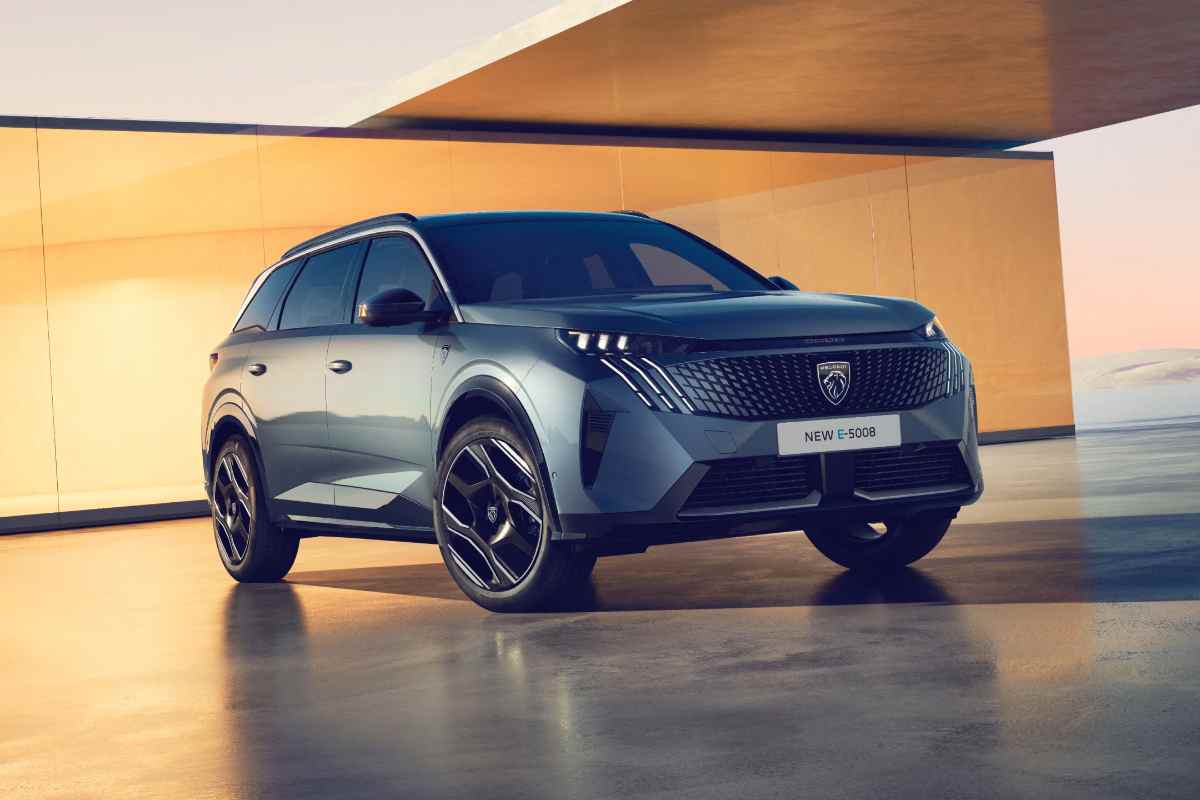 peugeot 5008 nuovo suv stellantis