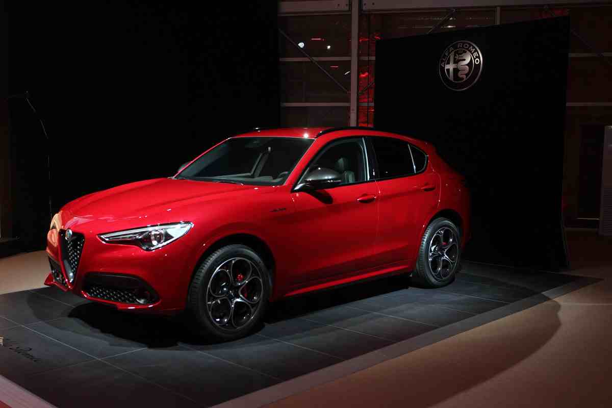 Nuova Alfa Romeo Stelvio, dettagli e prezzi