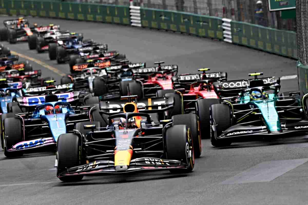 auto di Formula 1 alla partenza del GP