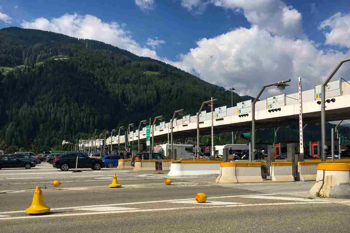 Come funziona l'abbonamento a Mooneygo per i viaggi in autostrada e quali sono i prezzi