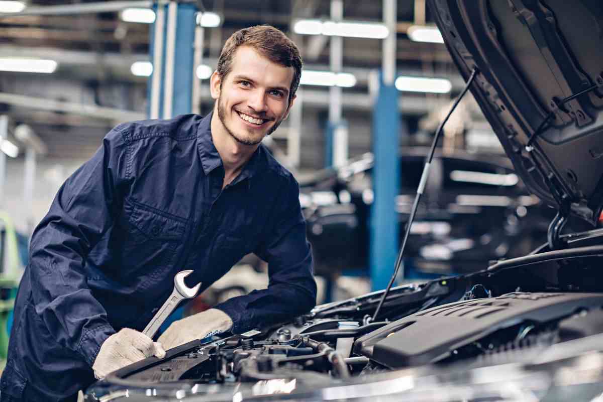 Controllo motore dell'auto