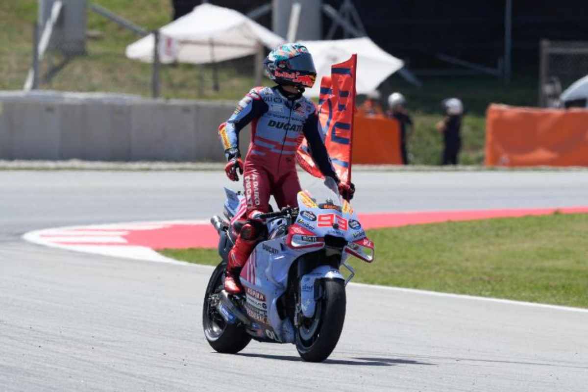 Marc Marquez dopo una vittoria sulla Ducati Gresini