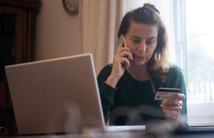 Utente truffato fornisce dati carta di credito