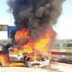 Auto incendiata