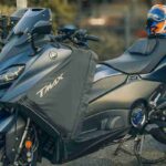 Yamaha TMax visto di profilo