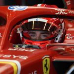 Charles Leclerc nell'abitacolo della sua Ferrari