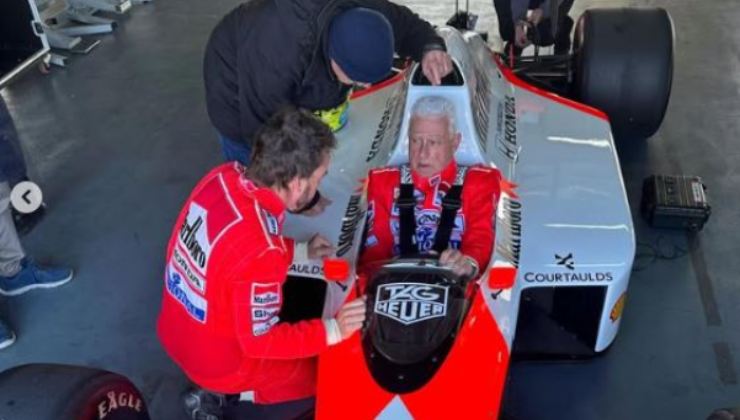 Fernando Alonso con il padre José Luis Alonso ad Aragon sulla McLaren di Senna