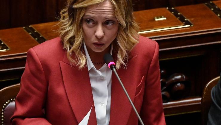 Primo Piano Giorgia Meloni durante un'interrogazione parlamentare 