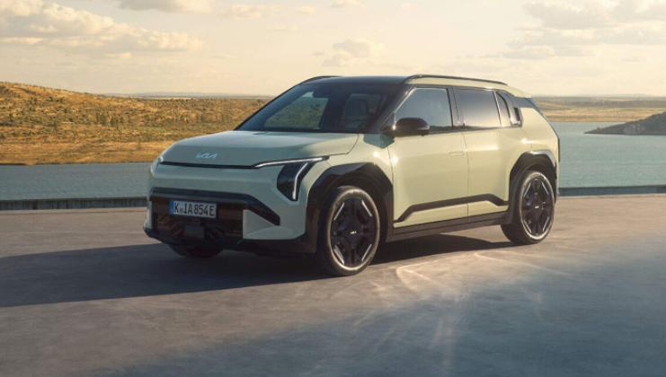 La nuova KIA EV3 in strada