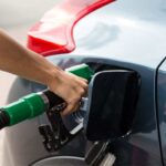 Mercato auto, schiaffo all'elettrico: arriva la notizia che non ti aspetti, GPL e benzina hanno vinto ora che si fa?