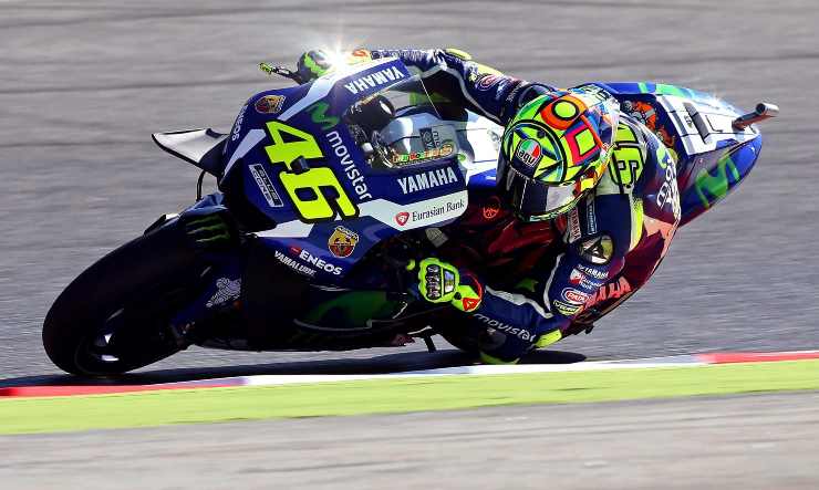 Valentino Rossi, l'agghiacciante rivelazione sulla Yamaha: sarebbe cambiata la storia in MotoGP