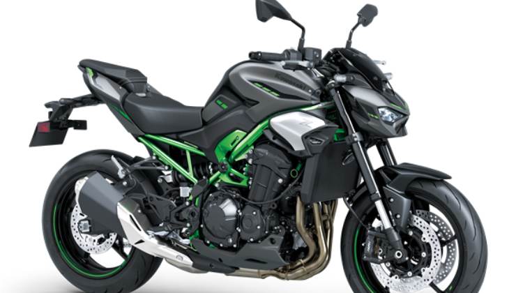 La Kawasaki Z900 2025