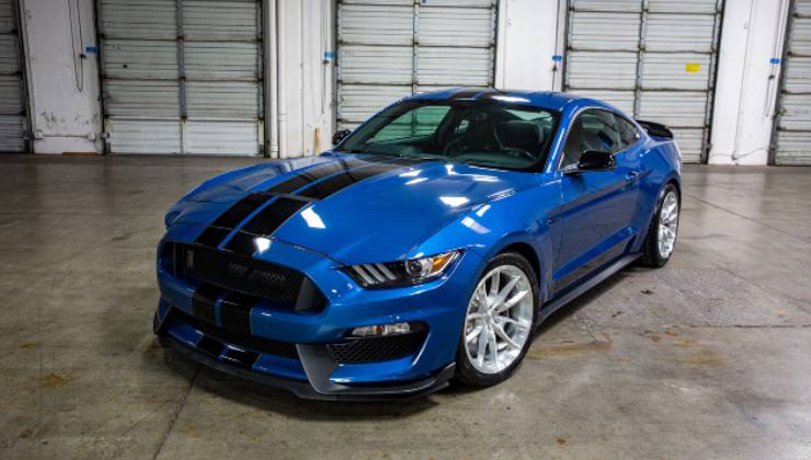 La vecchia Shelby GT350