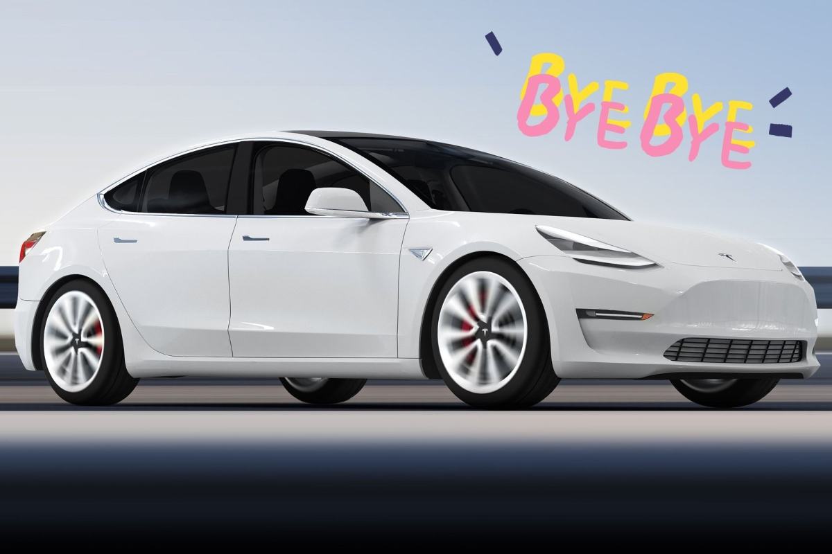 Una Tesla e la scritta bye-bye