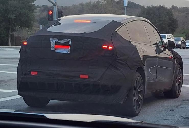 Tesla Model Y Jupiner, foto spia di Palo Alto 