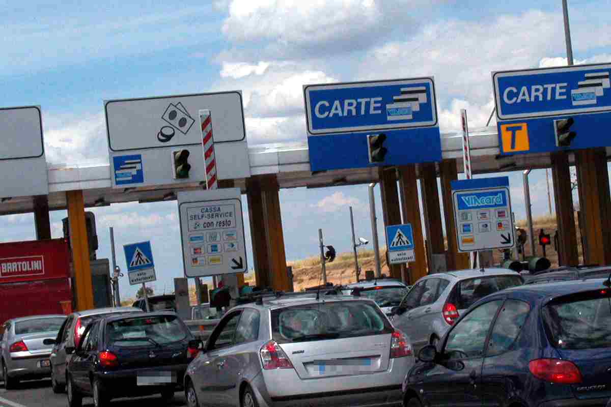 Biglietto autostrada perso? Ora sei in guai enormi: ecco cosa rischi, che disastro