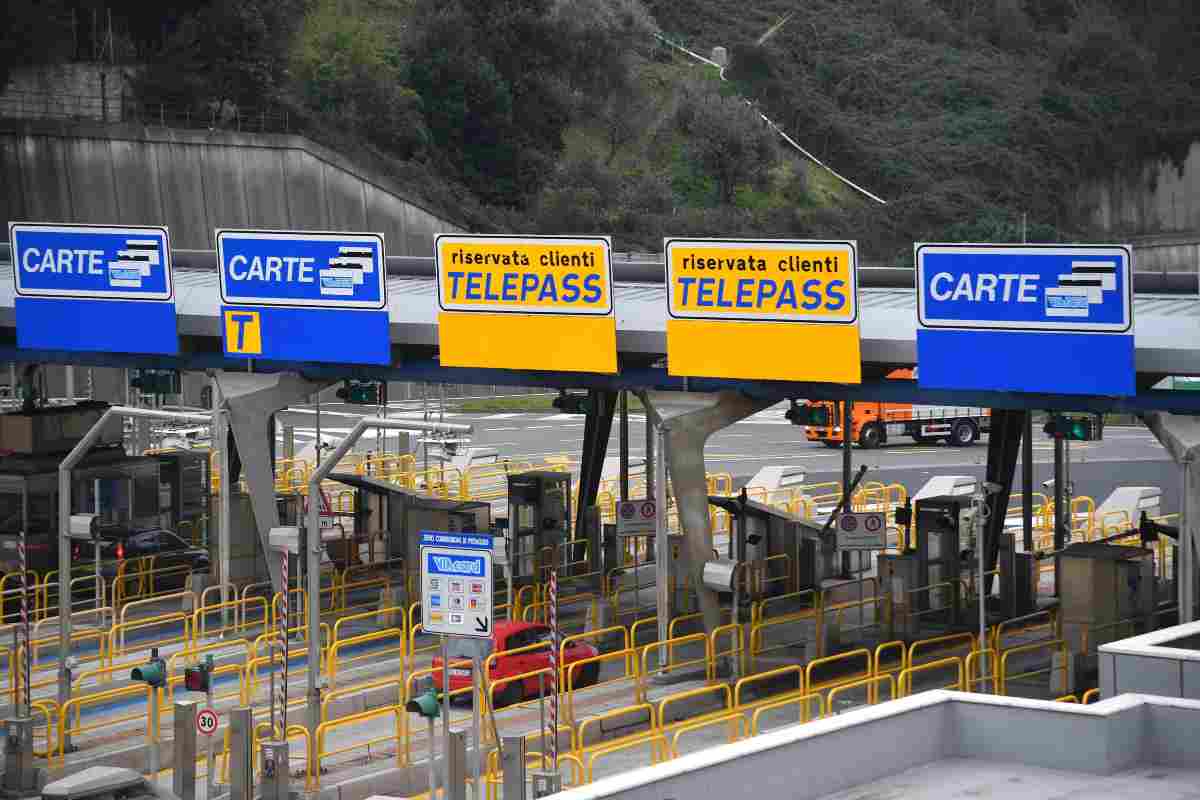 Biglietto autostrada perso? Ora sei in guai enormi: ecco cosa rischi, che disastro