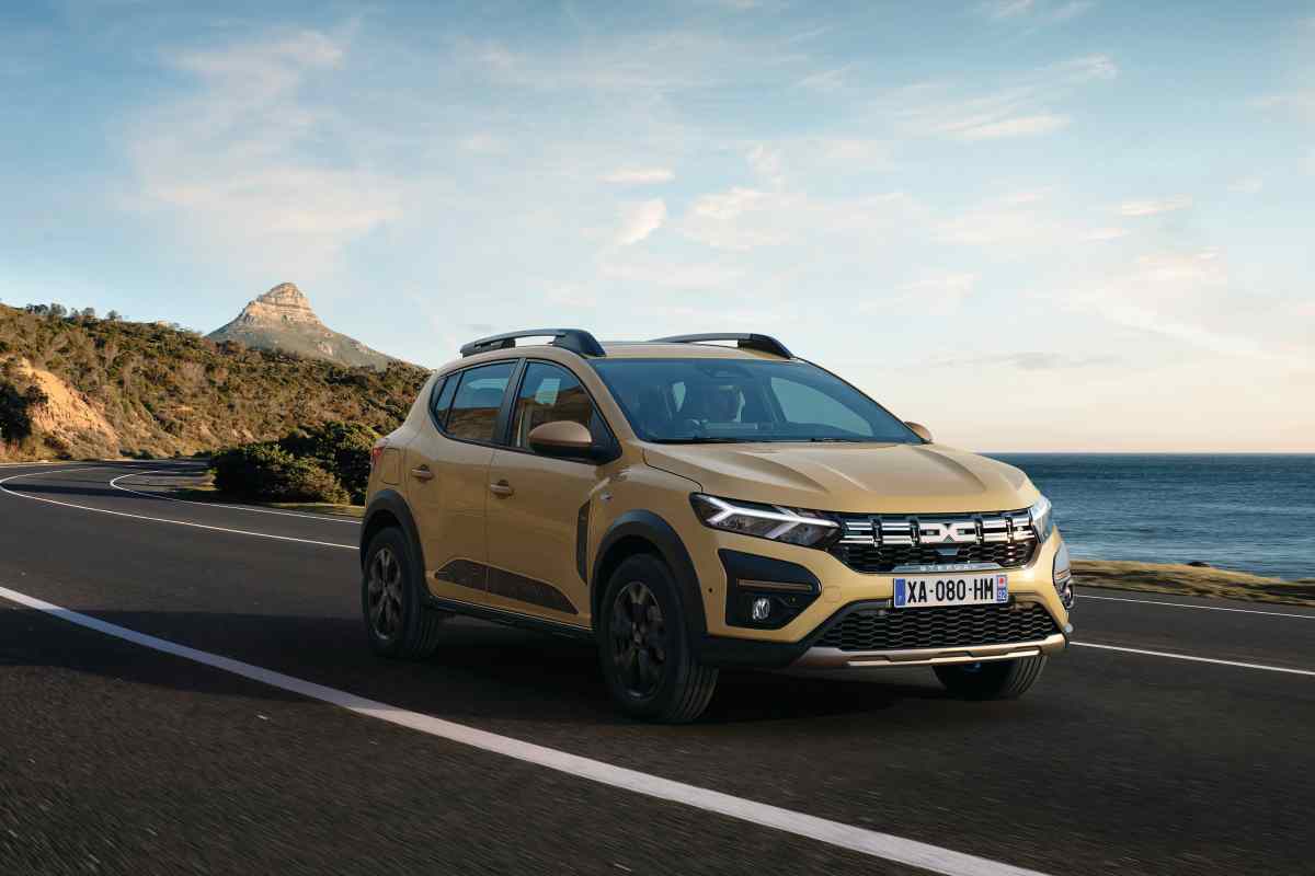 Dacia non ci sta e risponde subito a FIAT: già pronta l'anti-Grande Panda, potrebbe farla a pezzi