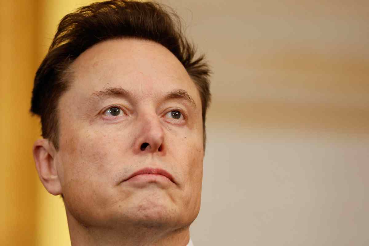 Elon Musk, che fregatura a FIAT, Citroen e tutti gli altri costruttori: ora farà miliardi senza vendere auto