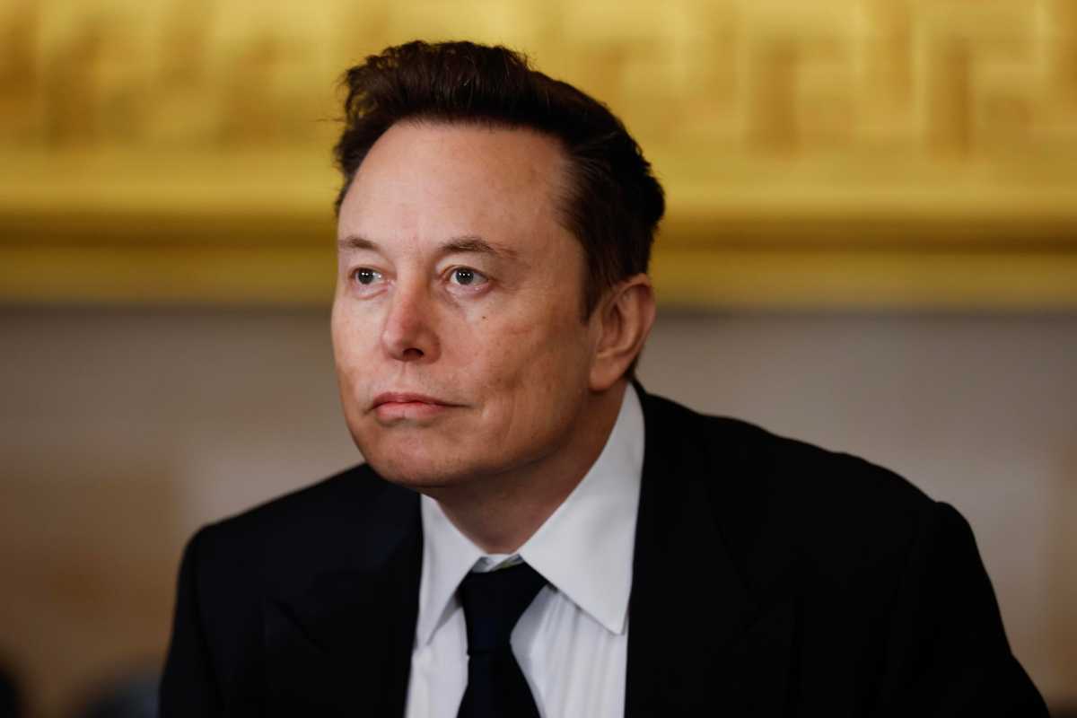 Elon Musk, come ha fatto a fregare tutti con Tesla? La mossa che ha preso in contropiede FIAT, Mercedes, Volkswagen e persino Ferrari