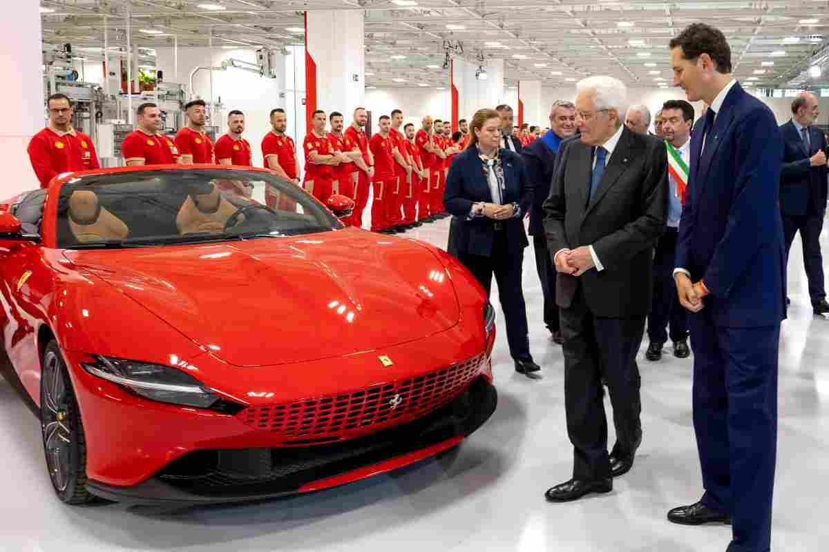 John Elkann, la mossa sulla Ferrari che ha spiazzato tutti: cosa è successo con "l'affare" Stellantis