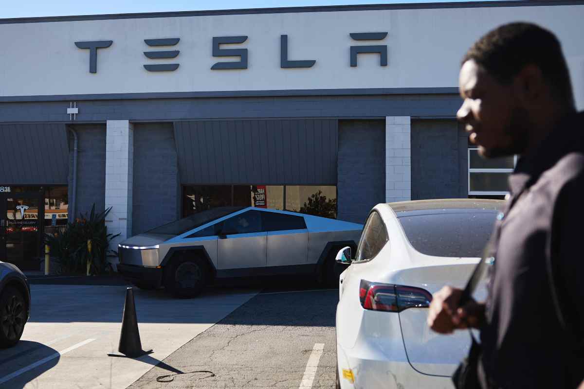 Tesla e Stellantis da film horror: ora hanno superato Ford, ma non è certo una bella notizia