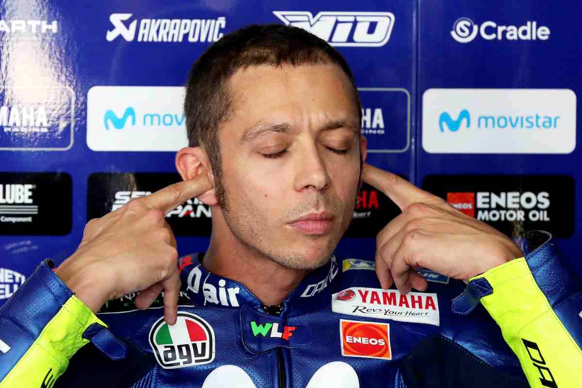 Valentino Rossi, Marquez e Lorenzo, il collega ammette tutto: è successo per "colpa" del Dottore