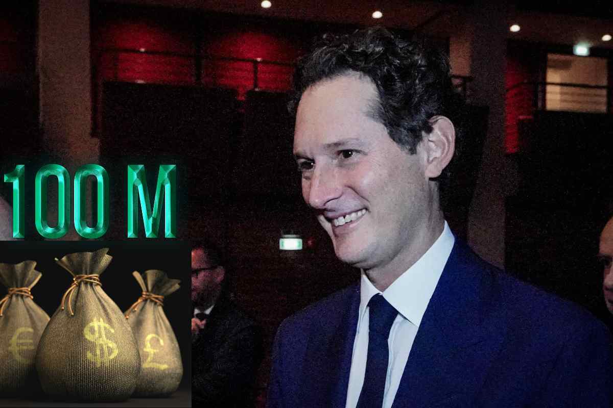 John Elkann sorride