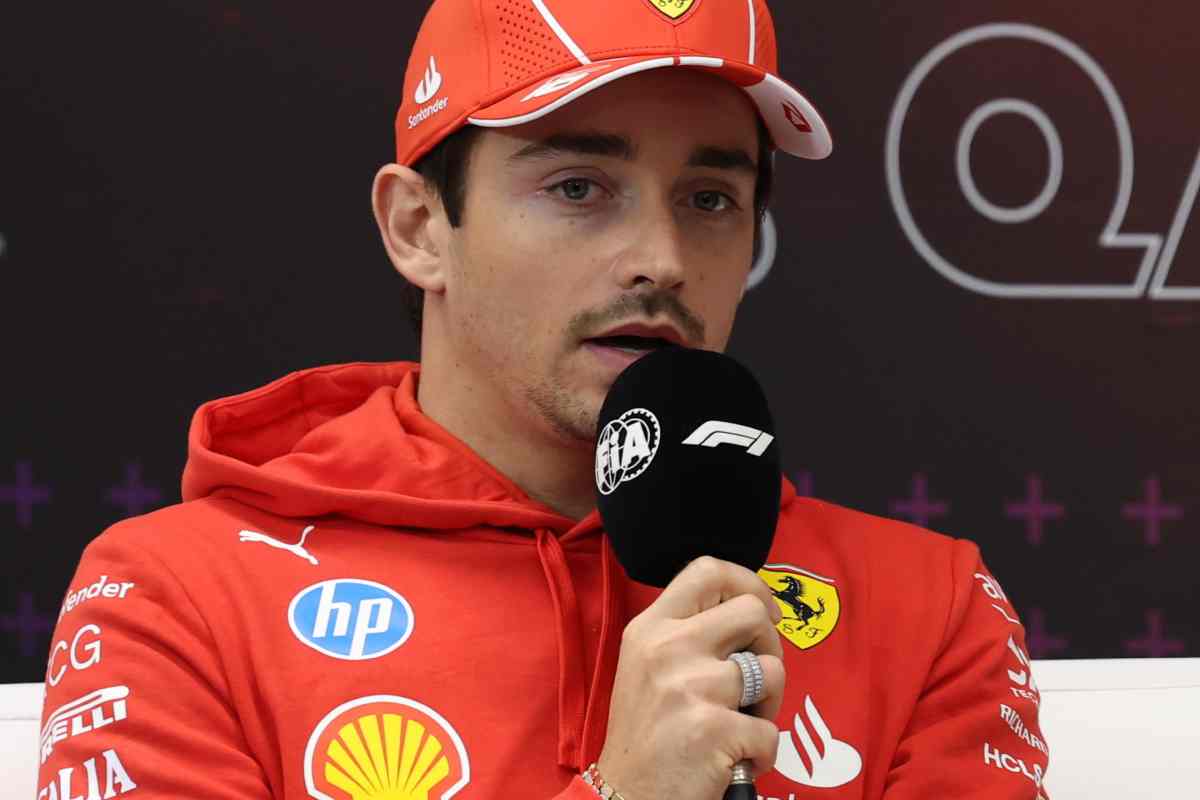 Figuraccia Ferrari: durante le prove a Leclerc accade una cosa imbarazzante (VIDEO)