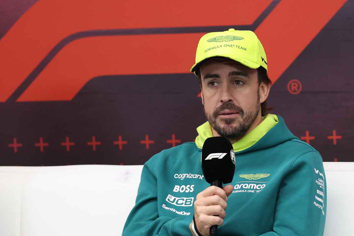 Alonso si lascia sfuggire un'indiscrezione sul 2025: Ferrari e Red Bull ora tremano