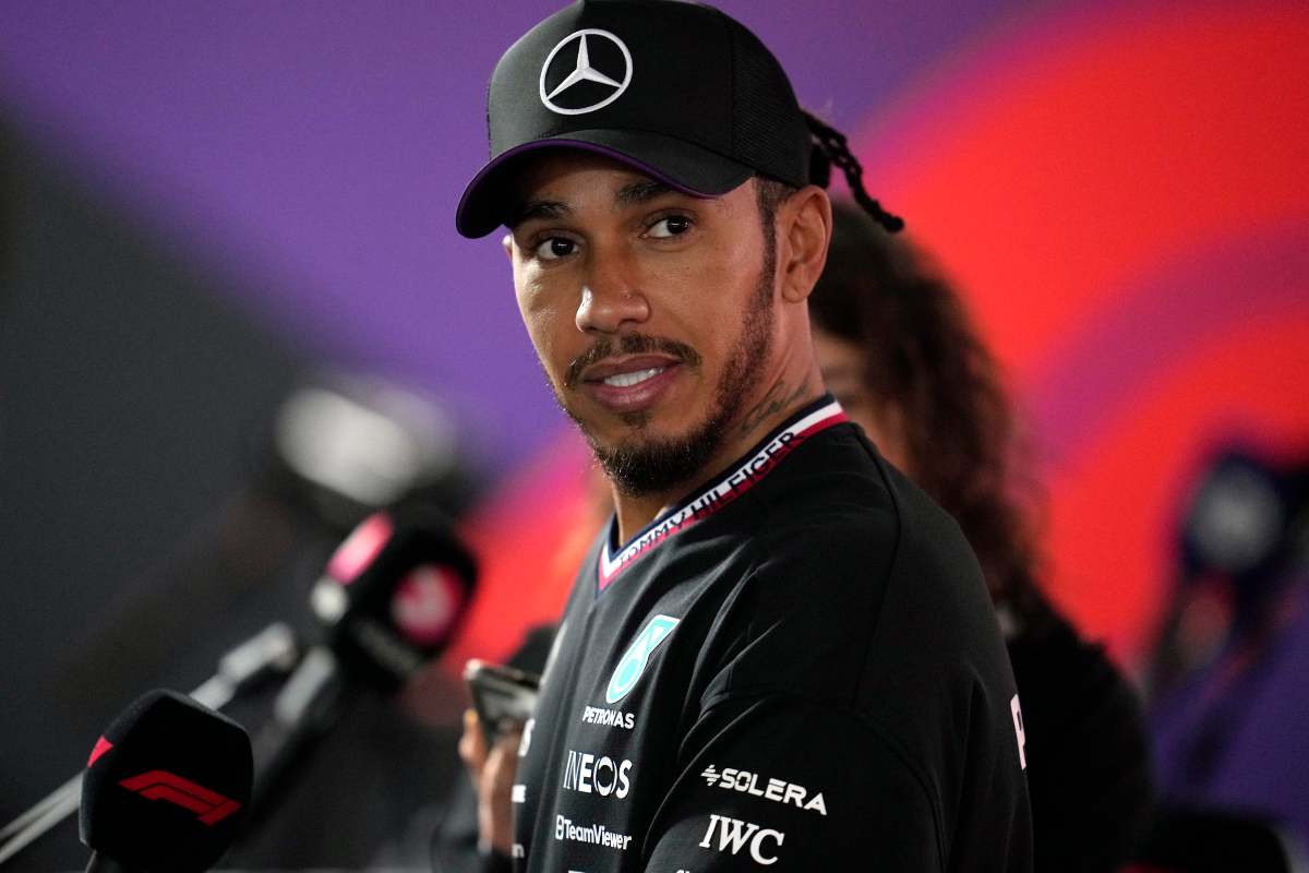 Hamilton sorprende tutti su Leclerc: le sue parole fanno già rumore in casa Ferrari