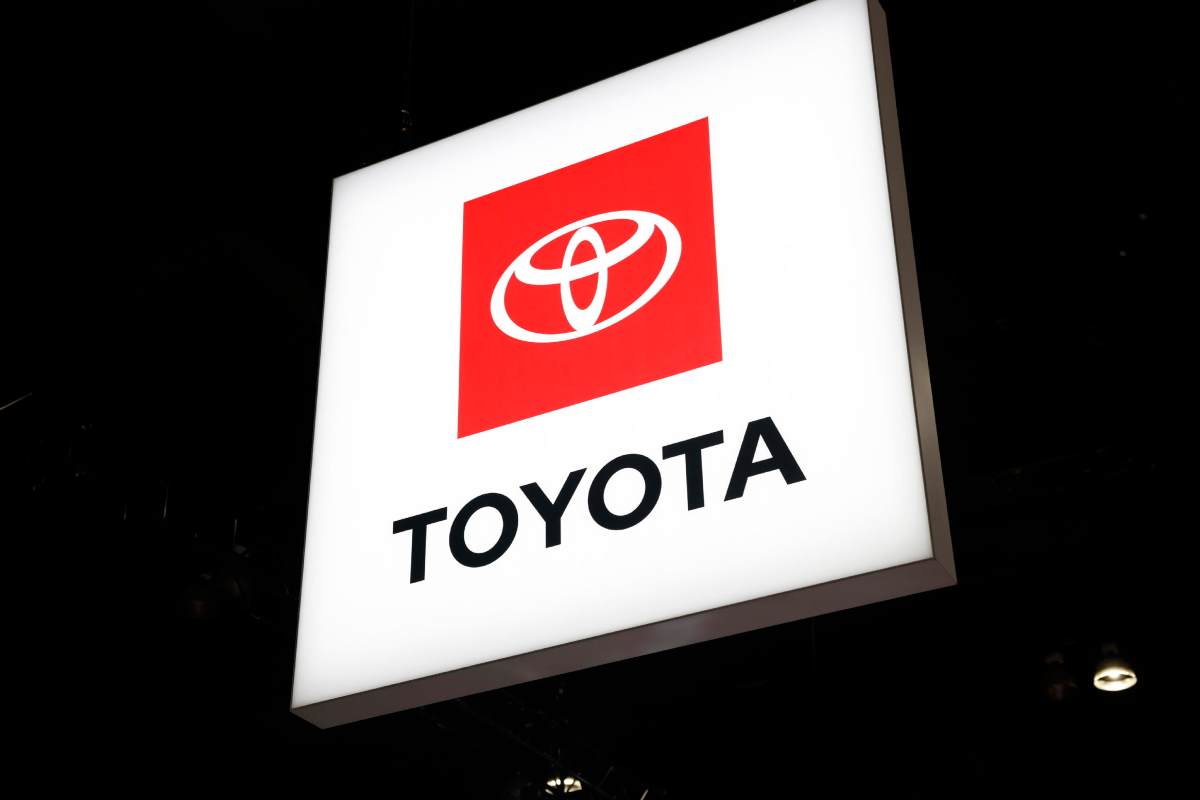 Toyota rende l'elettrico obsoleto: il nuovo motore usa un carburante innovativo e offre le prestazioni di un diesel