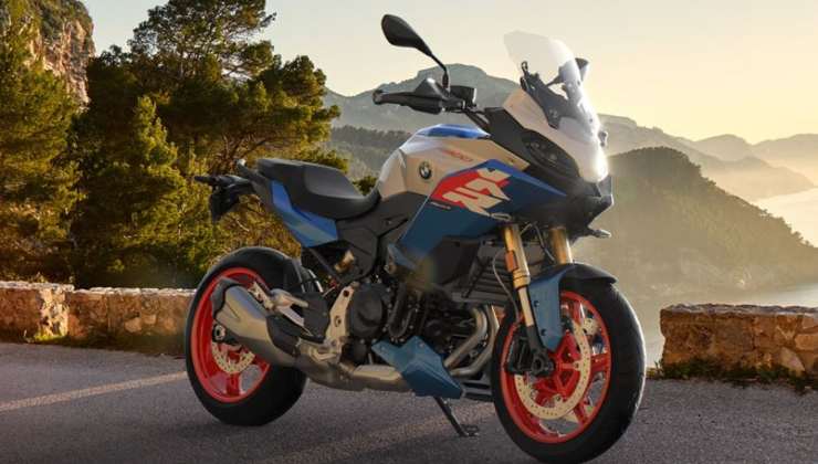 La nuova BMW F900 XR