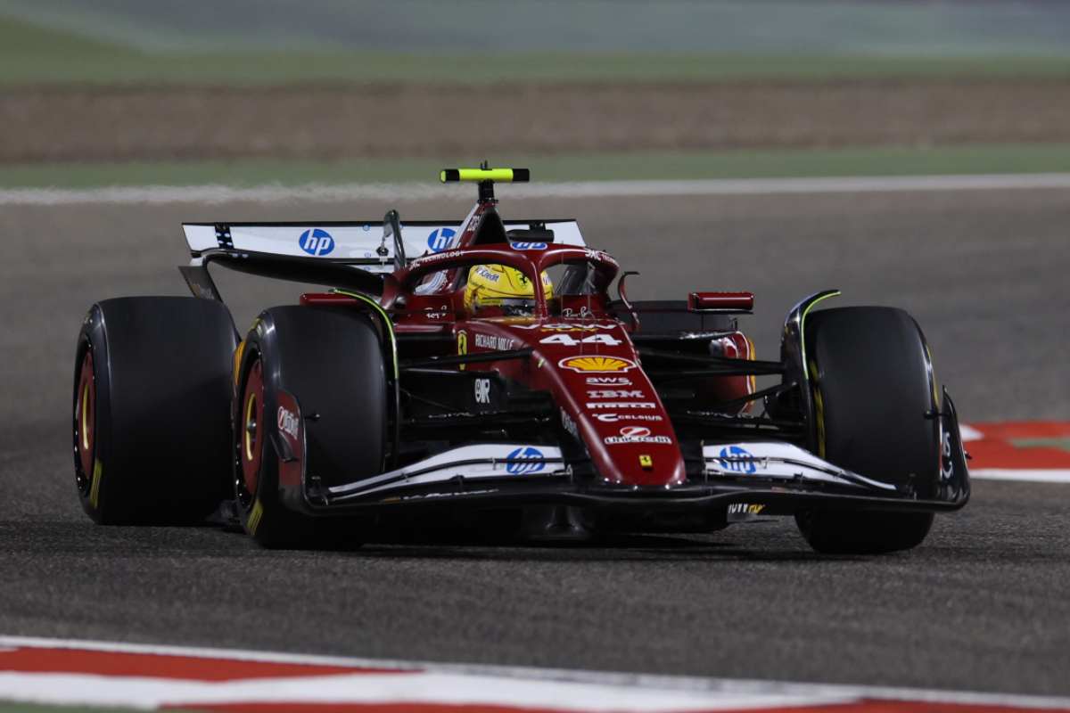 La Ferrari di Lewis Hamilton in pista in Bahrain