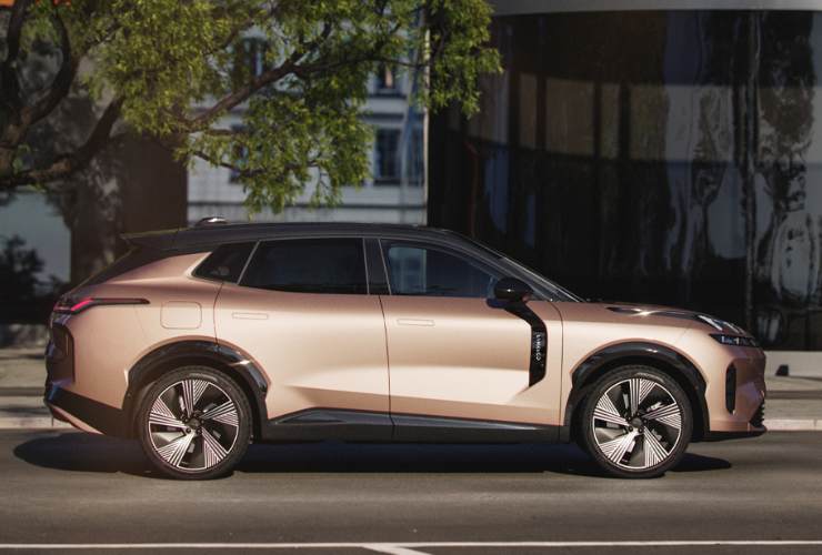 Lynk & Co 08, il SUV ibrido mette da parte l'elettrico