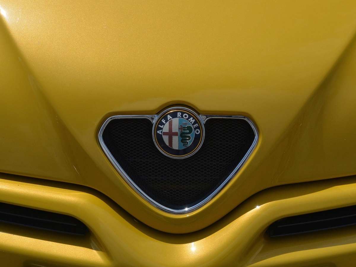 Alfa Romeo, il modello che somigliava alla Ferrari: aveva delle portiere che non si sono mai viste prima