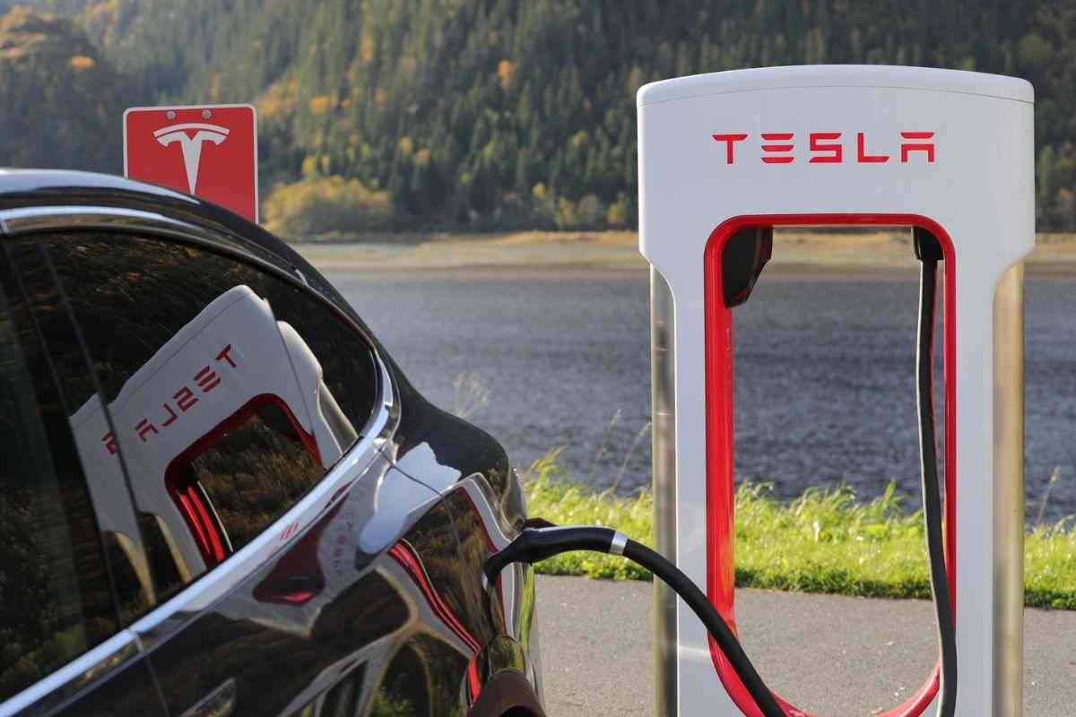 Tesla, quanto costa sostituire la batteria? Una delle grandi "paure" di tutti i clienti