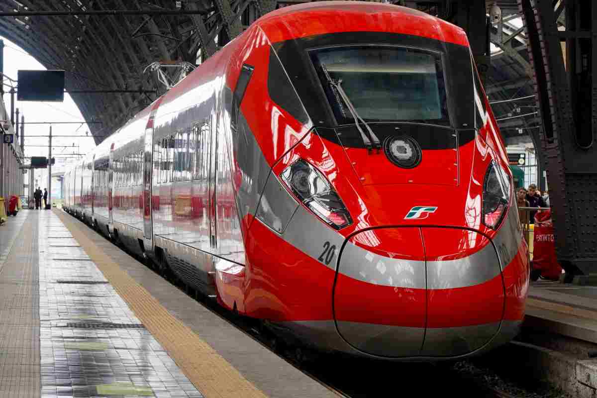 Trenitalia ed Italo, il trucco "segreto" per pagare meno il biglietto: basta seguire questa procedura