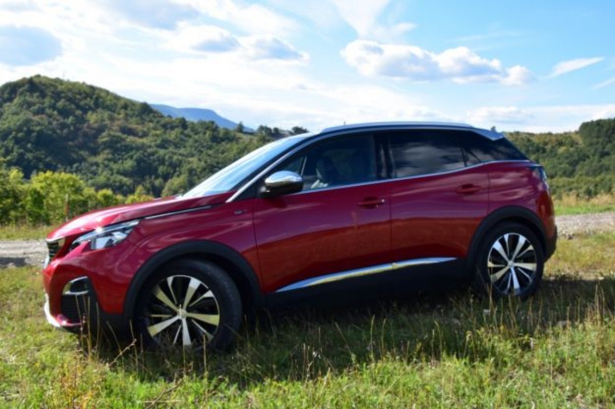 Nuova Peugeot 3008 2017 Prova Su Strada Motori E Prezzi Del Suv Foto Allaguida